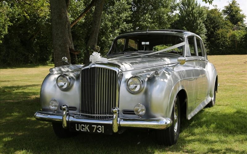 Silver Bentley S1 - Slide 1